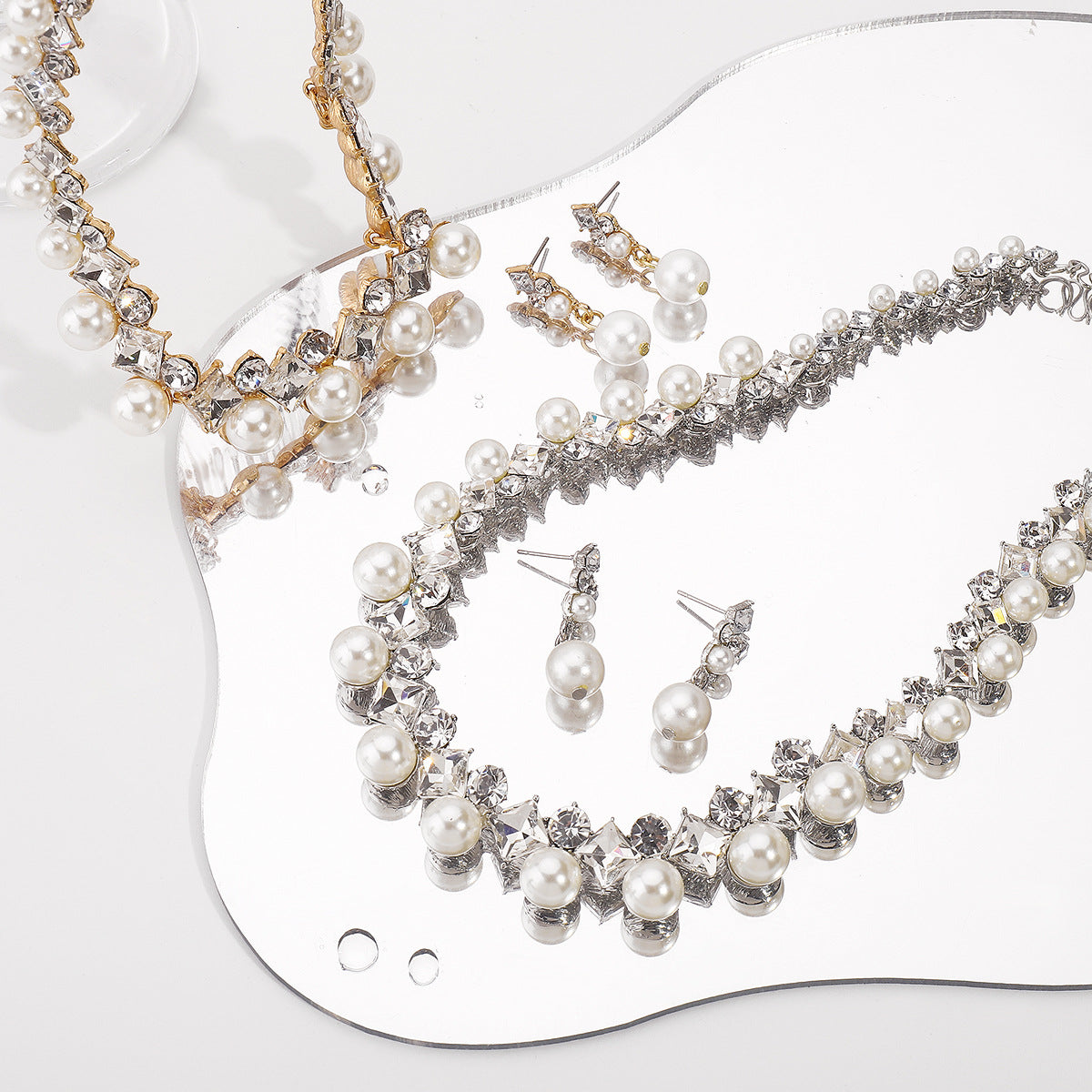 Wholesale Fashionable Diamond Pearl All-match Earrings and Necklace